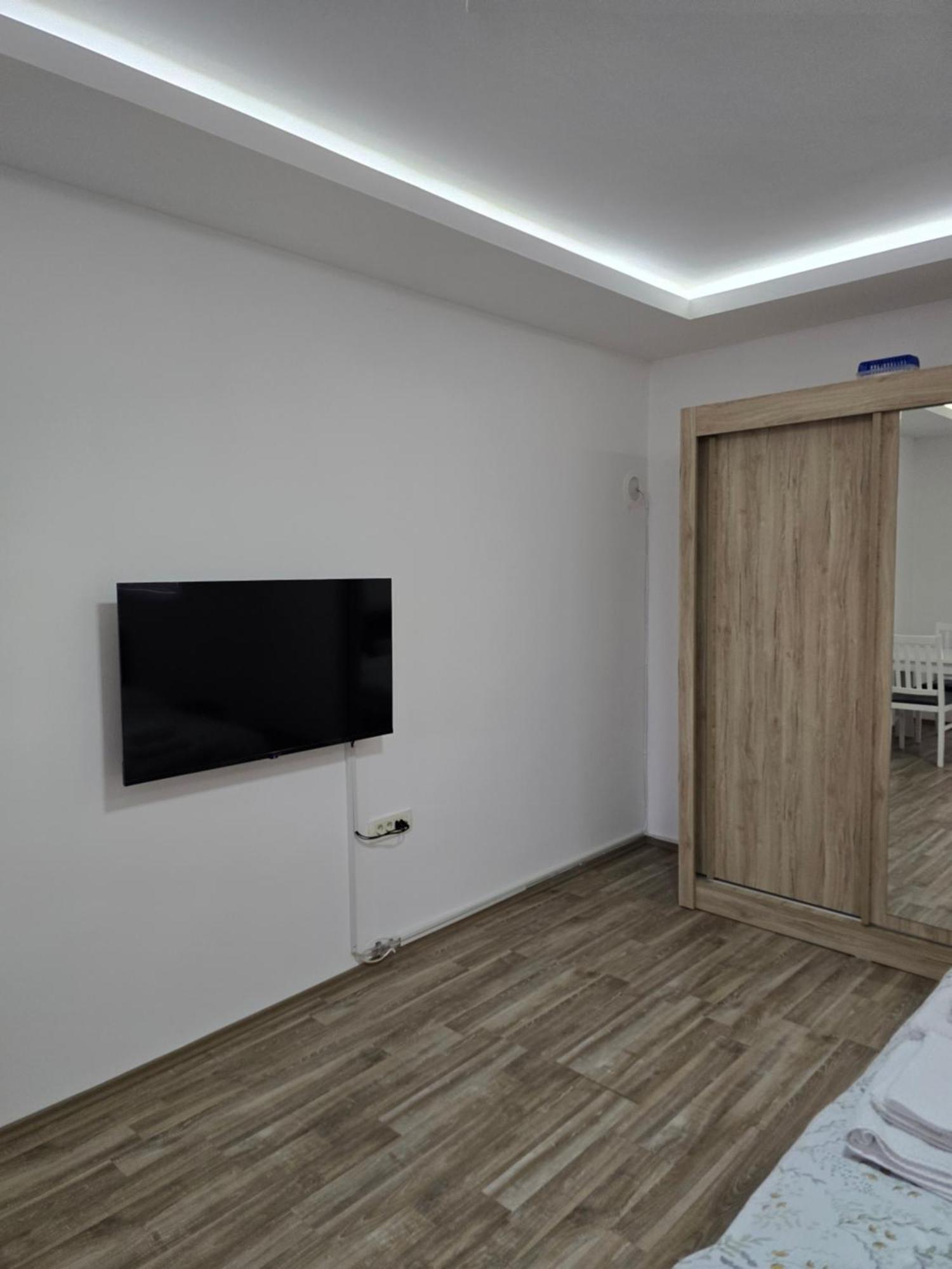 Apartman Tolosi Podgorica Bagian luar foto