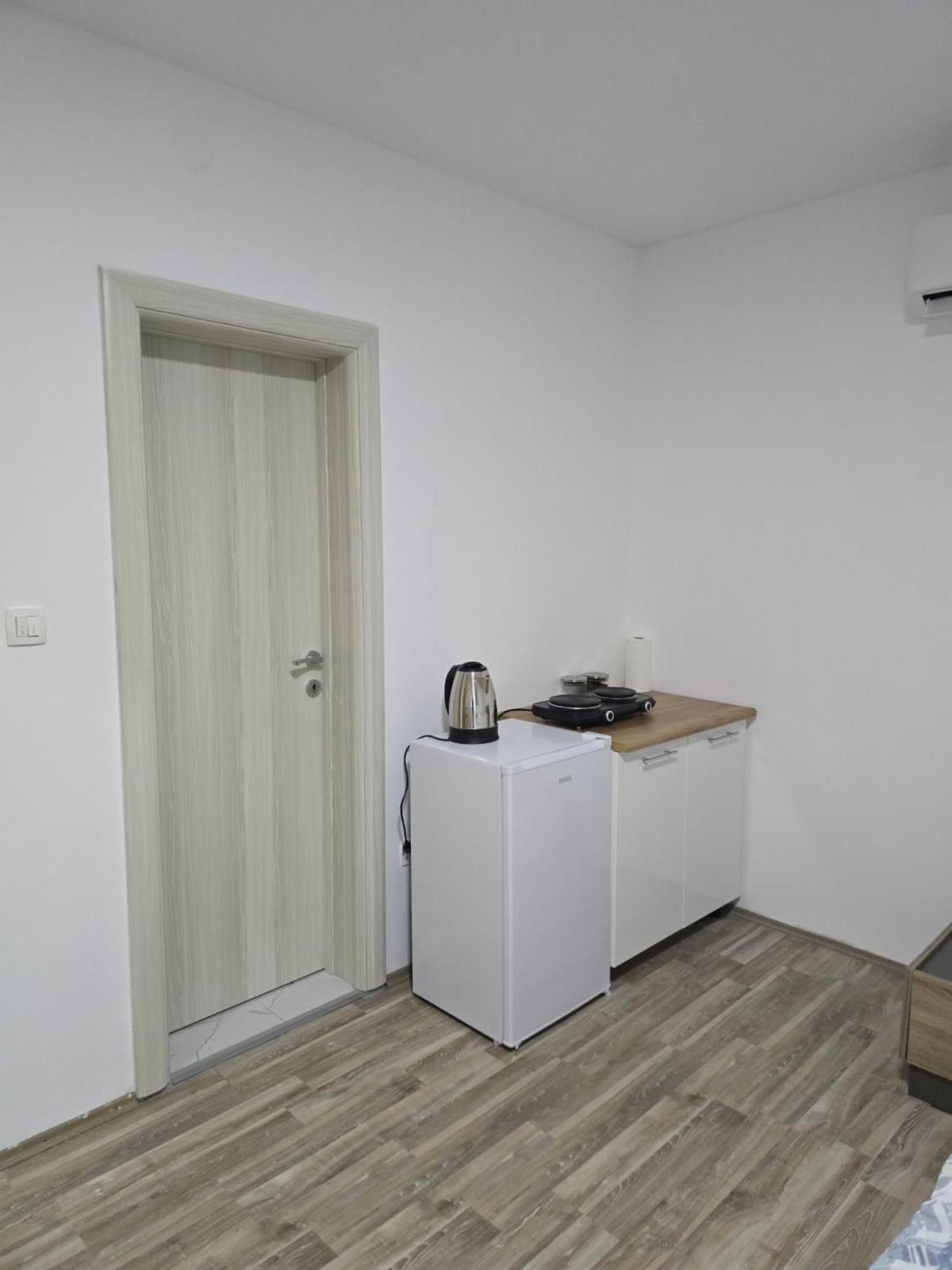 Apartman Tolosi Podgorica Bagian luar foto