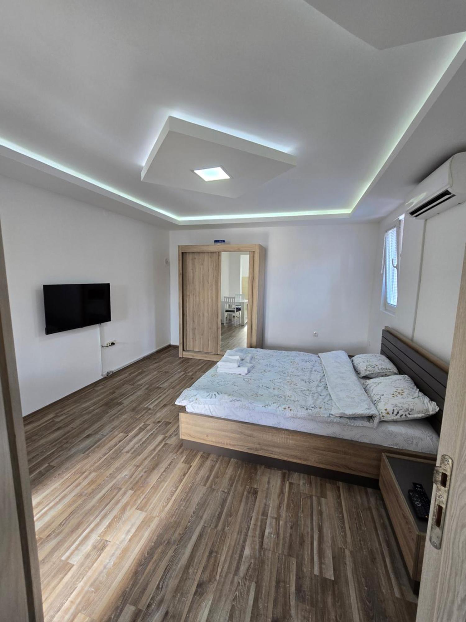 Apartman Tolosi Podgorica Bagian luar foto