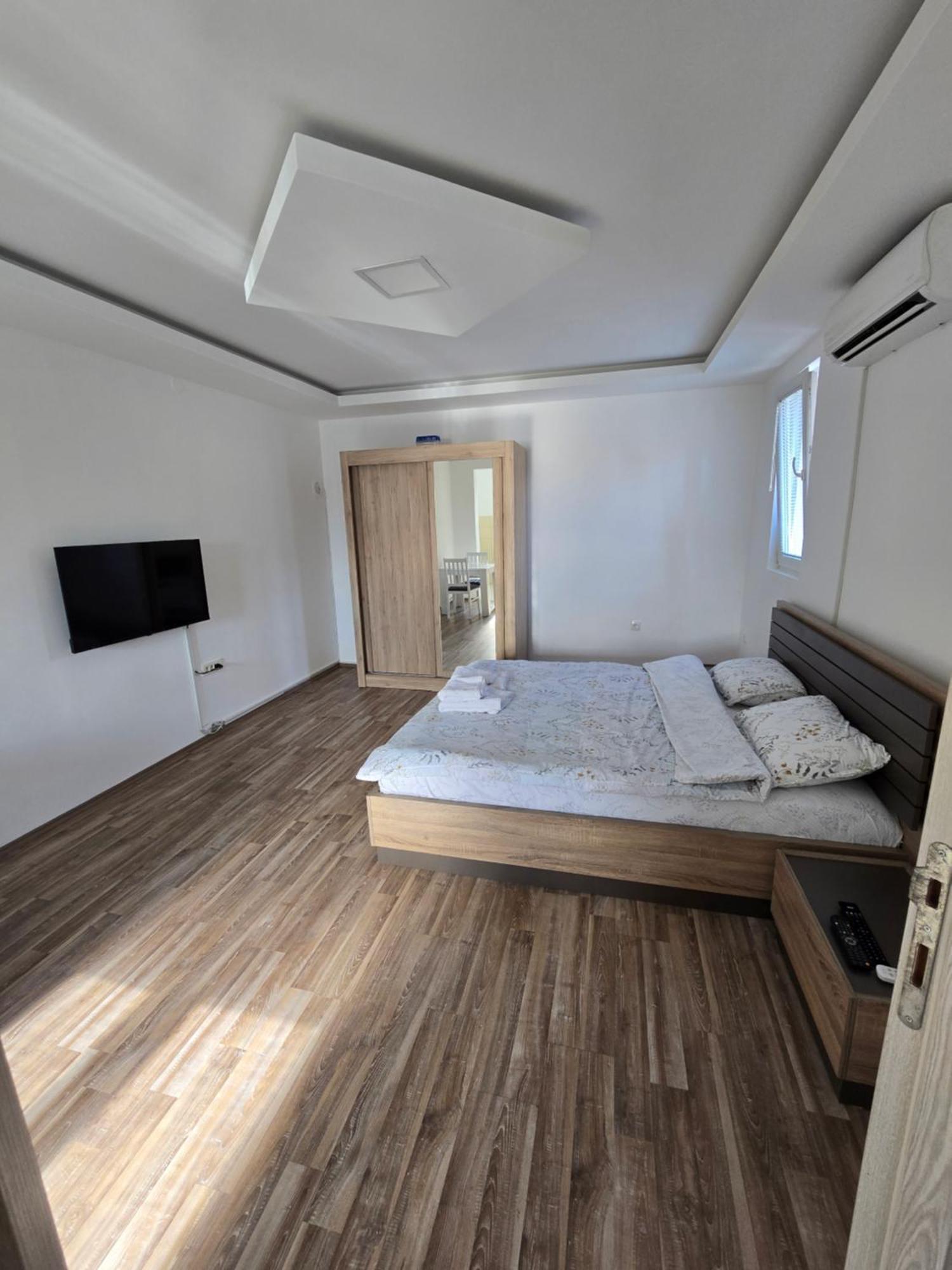 Apartman Tolosi Podgorica Bagian luar foto